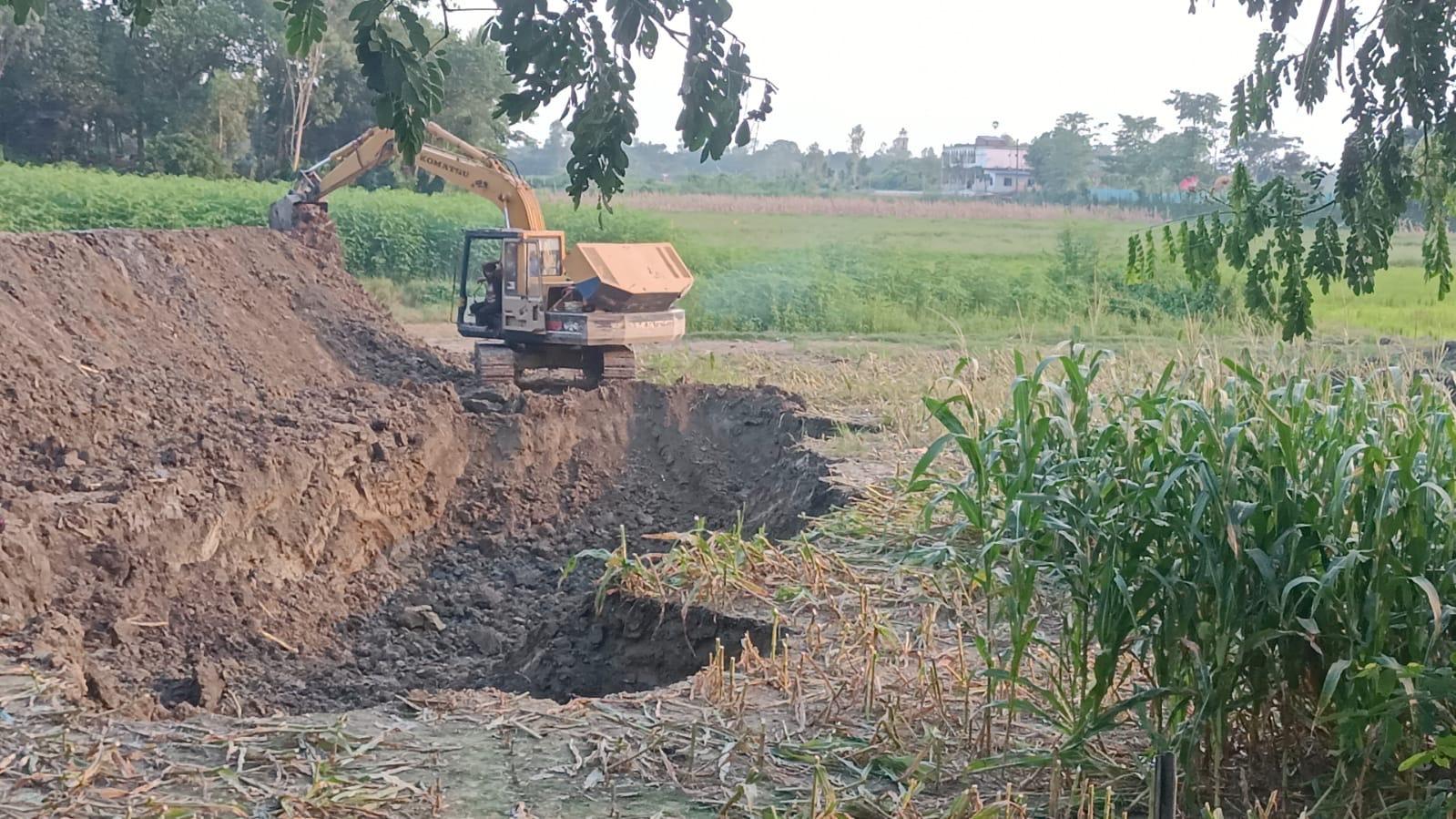 লৌহজংয়ে কৃষি জমিতে পকেট কাটা ও ড্রেজার বাণিজ্যর ব্যাপক প্রস্তুতির অভিযোগ